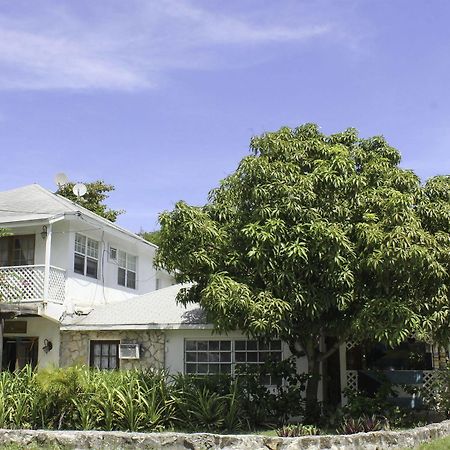 Tingum Village Hotel Dunmore Town ภายนอก รูปภาพ