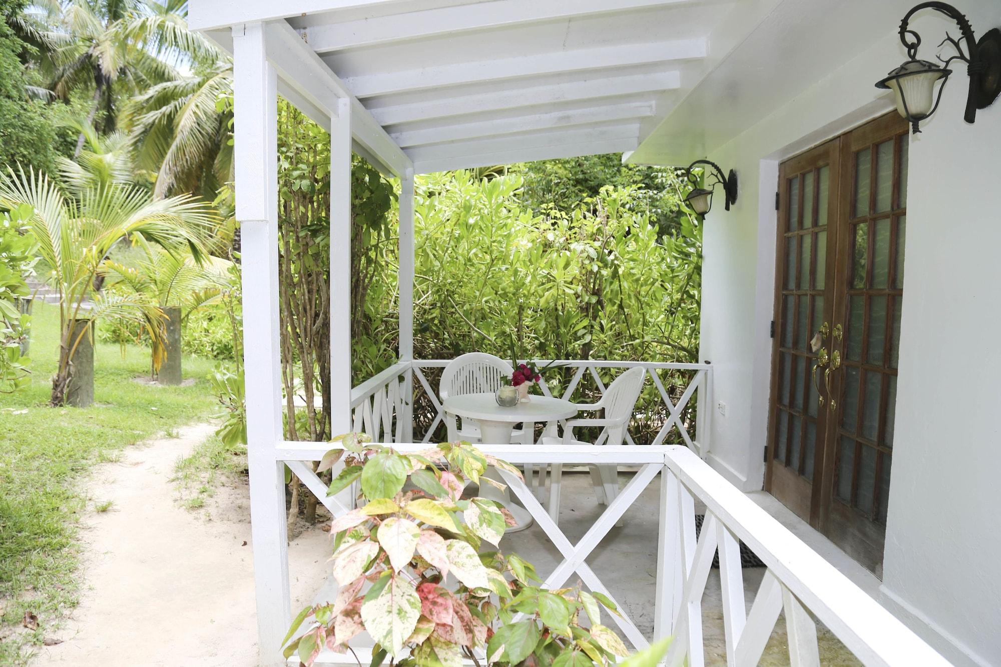 Tingum Village Hotel Dunmore Town ภายนอก รูปภาพ