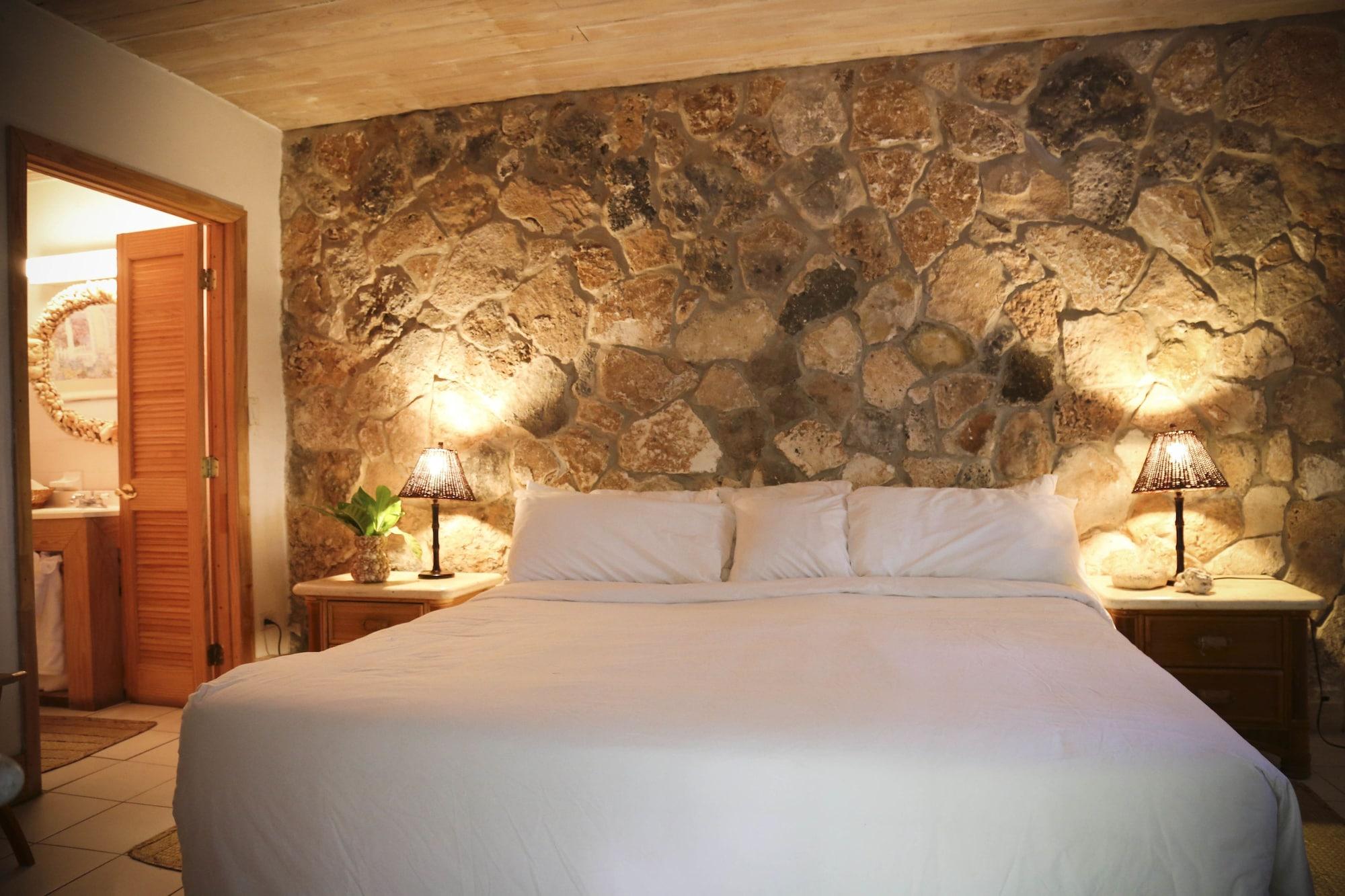 Tingum Village Hotel Dunmore Town ภายนอก รูปภาพ