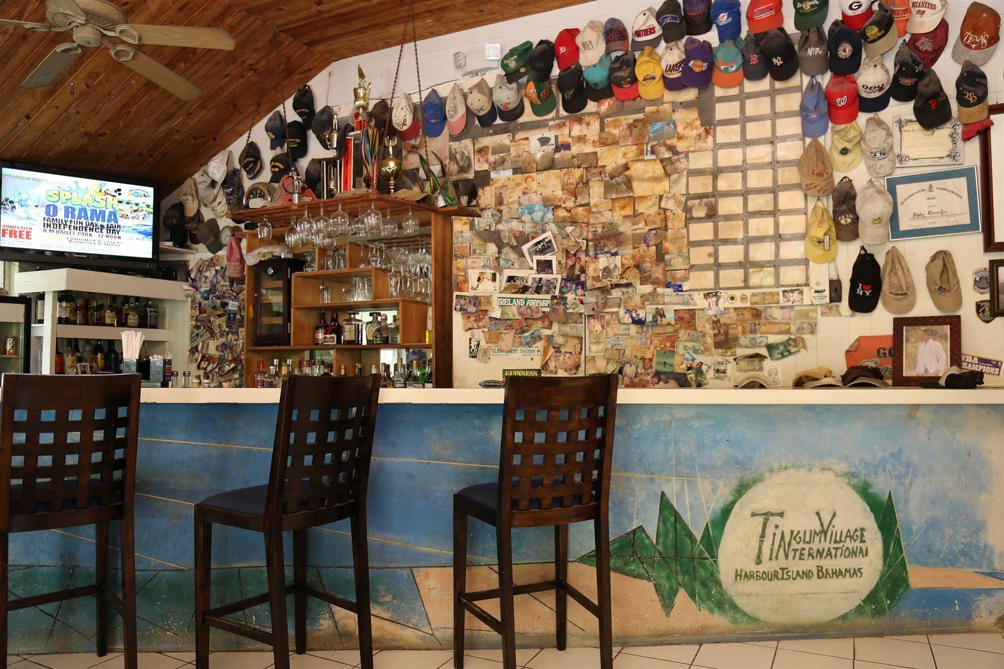 Tingum Village Hotel Dunmore Town ภายนอก รูปภาพ